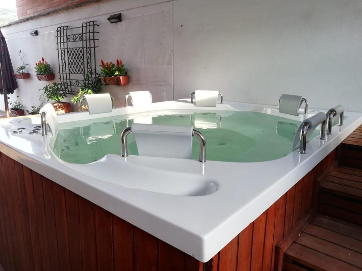 Hotel Prada Sas Бейо Екстериор снимка